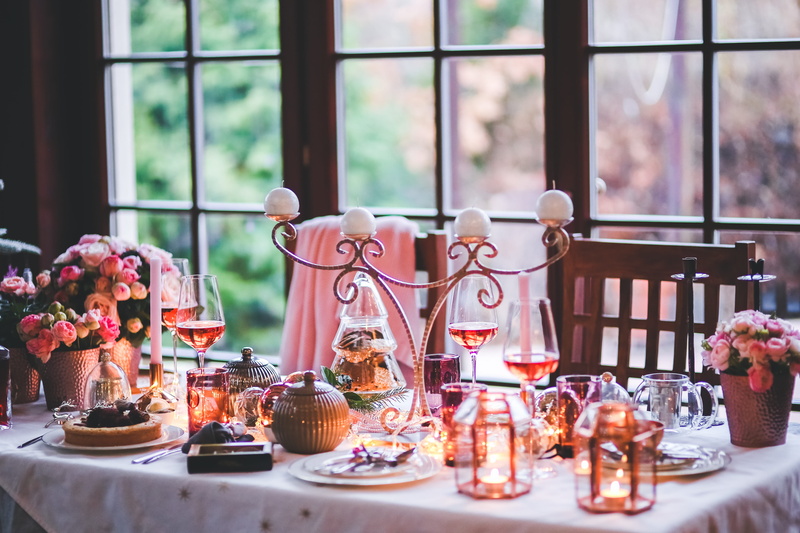 eating, food and drink, chair, flower, setting, dinner, restaurant, no people, xmas, holidays, decor, day, love, room, cutlery, tableware, freshness, household equipment