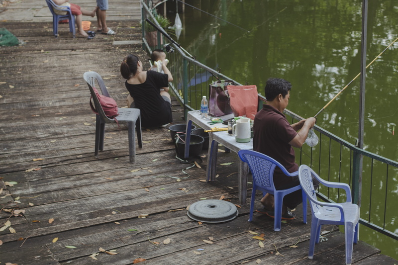 human, apparel, wood, furniture, plywood, men, lifestyles, 5K, restaurant, people, leisure activities, person, mom, real people, women, undershirt, bench