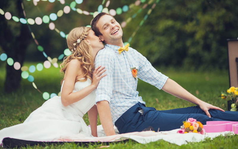 gown, outdoors, togetherness, s, young men, heterosexual couple, leisure activity, 2K, enjoyment, women, bonding, young couple, adult, positive emotion