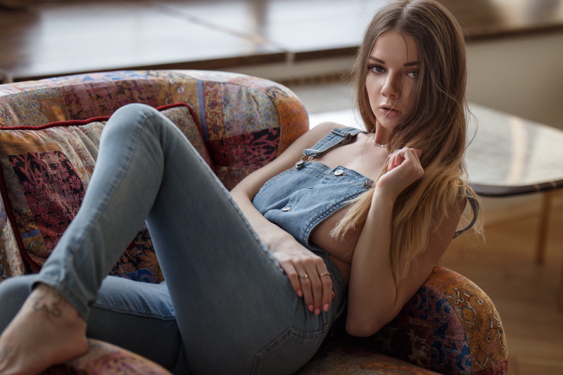 Venus Gudkov, sponge, 1080P, Andrey Zhukov, jeans, legs, Venera Gudkova, chest