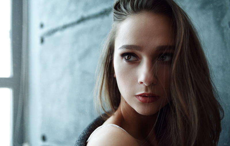 beauty, one person, women, beautiful woman, auburn hair, body part, model, face, young adult, Kirill Averyanov, brown hair, 1080P, simple background, serious