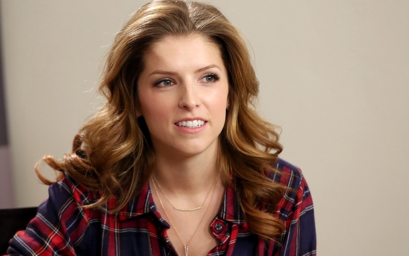 Anna Kendrick, celebrity, plaid shirt, brunette, looking away, 2K, actress, women