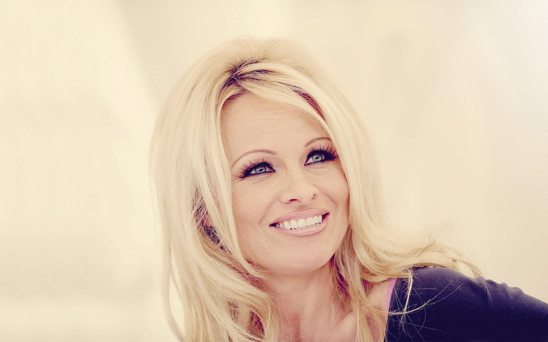 720P, Models, Pamela Anderson