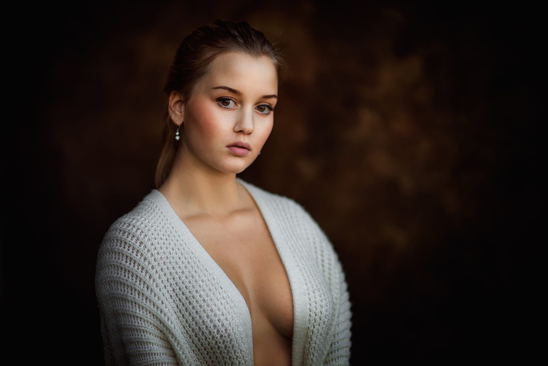 Michel Keppens, 1080P, Esther van der Stam, girl, sweater, neckline
