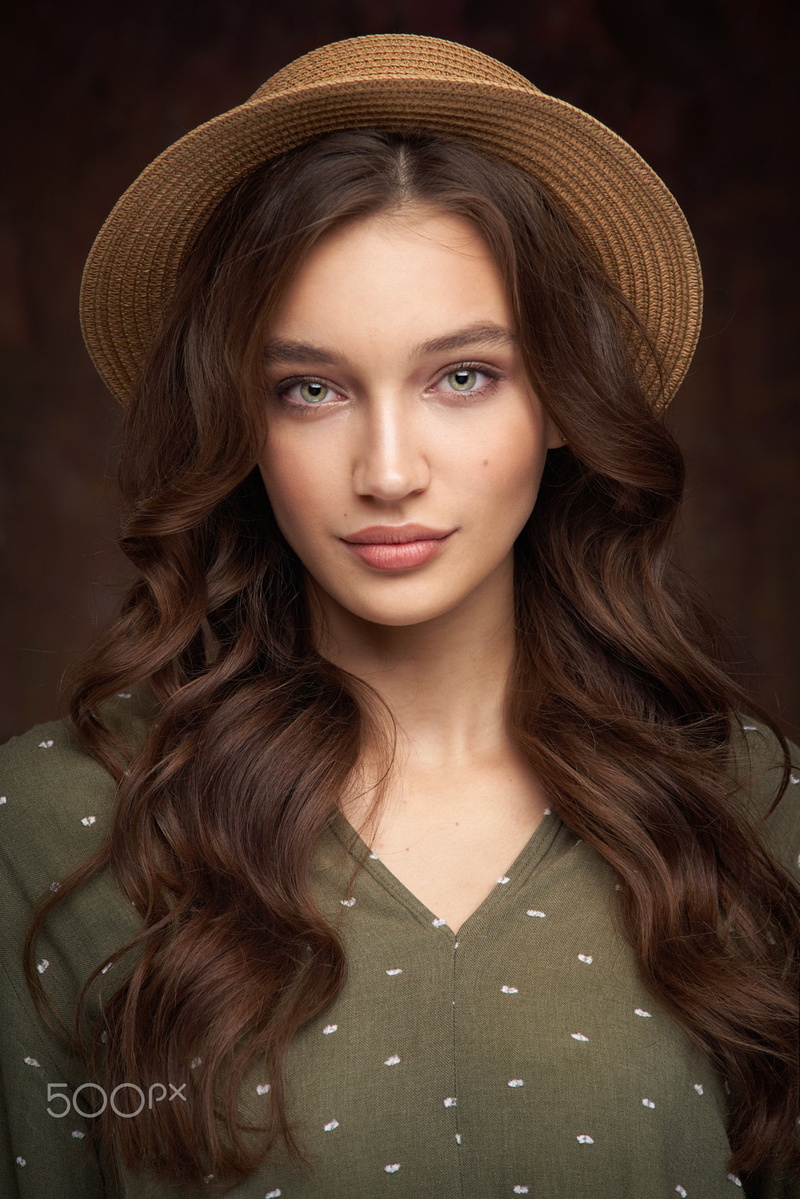 women, portrait, Alexander Vinogradov, simple background, looking at viewer, smiling, wavy hair, 1080P, hat, brunette, long hair
