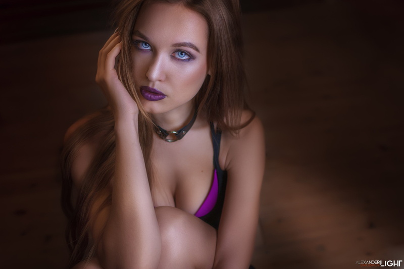 purple lips, long hair, makeup, beauty, looking at camera, indoors, lipstick, hand, young adult, Daria Bliznakova, adult, brown hair, Alexander Drobkov-Light