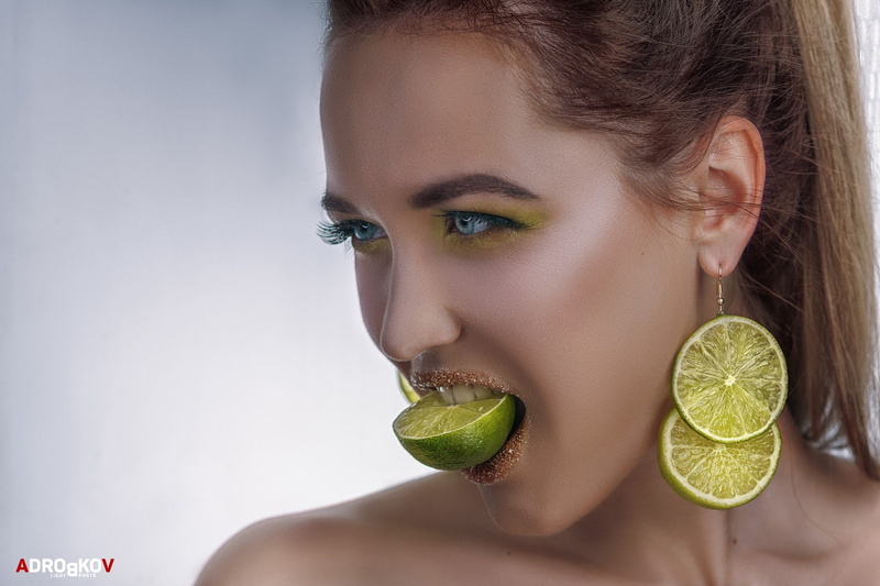 style, portrait, lime, look, earrings, Alexander Drobkov-Light, face, Daria Bliznakova, background, 1080P, slices, makeup, citrus