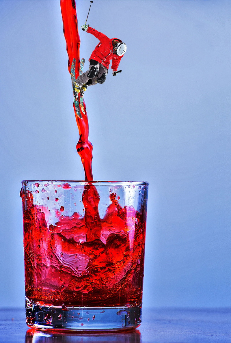 remix, motion, skier, blue, celebrate, drinking glass, close-up, pour, studio shot, glass, blue background, wine, household equipment, refreshment, nature