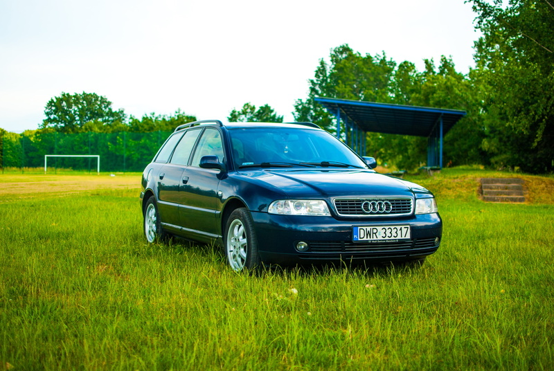 speed, wheels, modern, auto, sky, light, cars, no people, universal, field, shiny, grass, replacement lamp, bed, land Vehicle, green color, motor vehicle