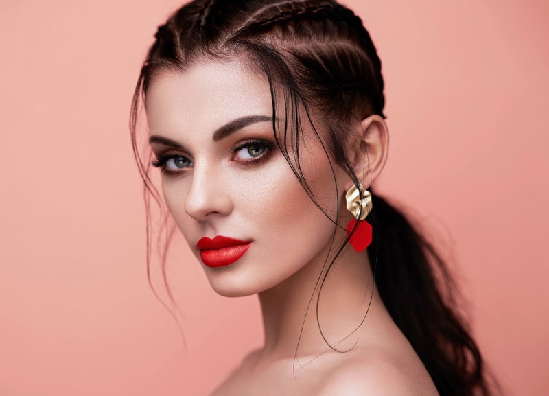 look, 1080P, Oleg Gekman, girl, portrait, beauty, face, makeup, lips, earrings