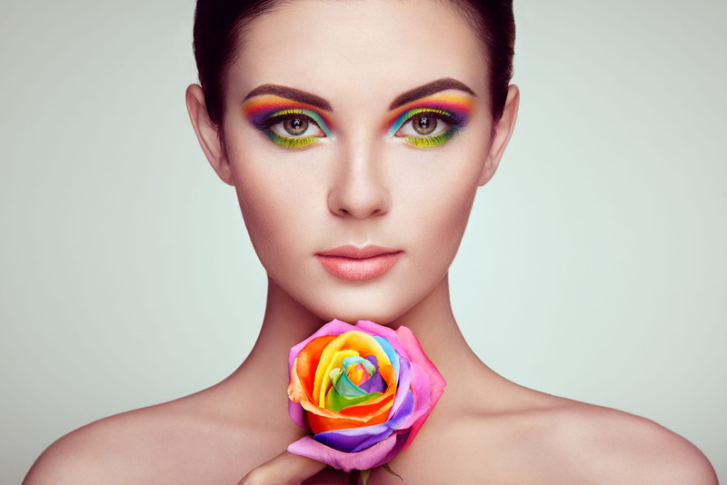 glamour, lipstick, eyeshadow, flowers, brunette, 1080P, portrait, Oleg Gekman, women, colorful, simple background, rose, makeup, eyeliner