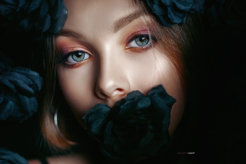 eyeliner, Alexander Drobkov, brunette, 1080P, women, makeup, glamour, dark, portrait, eyeshadow, flowers