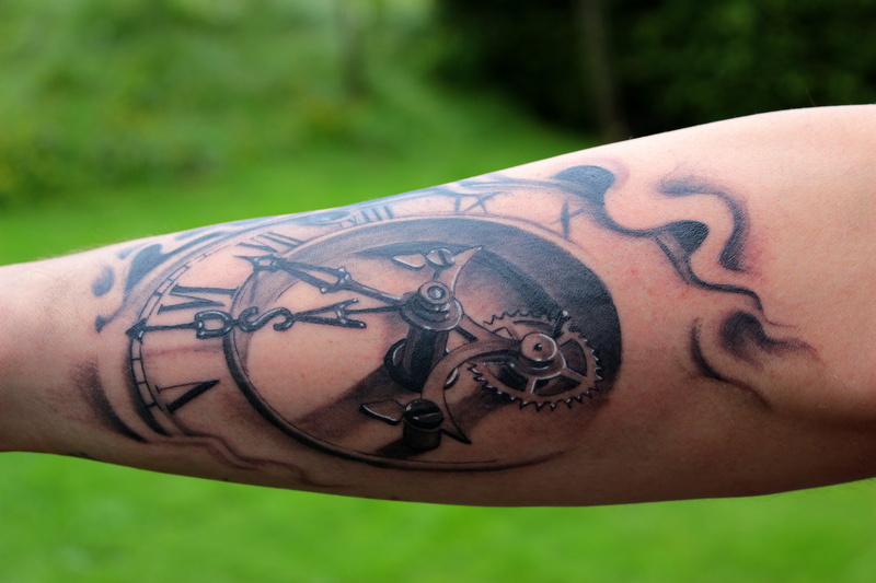 close-up, forearm, profile view, body part, portrait, symbol, gear, young adult, 5K, adult, creativity, human limb, dial, human arm, human face, human body part