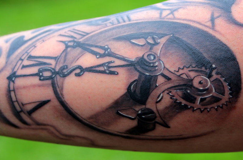 Tattoo, close, day, arm, photography, one person, metal, no people, fashion, human skin, young adult, headshot, antique, Ink, gear, mechanical, pointer