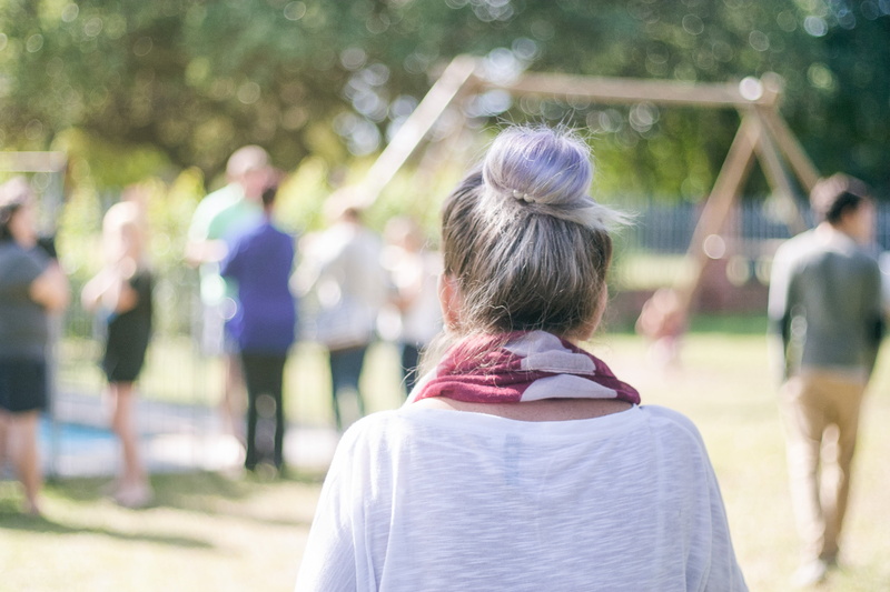 talking, lifestyles, young adult, adults only, sunny, white, walking, sunlight, real people, crowd, day, togetherness, 2K, blur, shift, nature, shirt