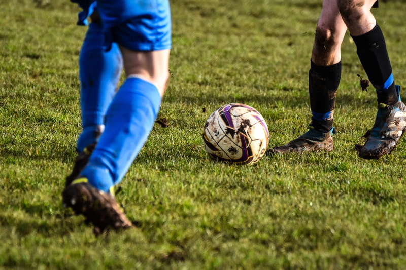 plant, men, sport, kick, player, recreation, people, play, soccer ball, soccerball, team sport, soccer, ball, soccer player, 5K, day, game, human limb