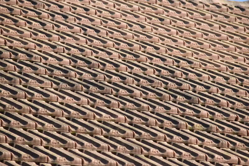 in a row, wicker, rooftop, 4K, brown, day, close-up, rusty, large group of objects, shape, side by side, rough, no people, repetition, textured, design