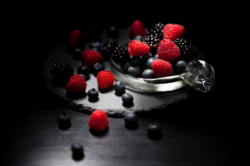 black background, close-up, studio shot, wellbeing, raspberries, large group of objects, fruits, 5k, temptation, hd, 4K, food and drink, fruit, table