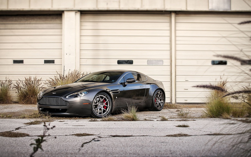 day, plants, vintage car, obsolete, Aston Martin Vantage, mode of transportation, retro styled, car, transportation, garage, abandoned, city, built structure