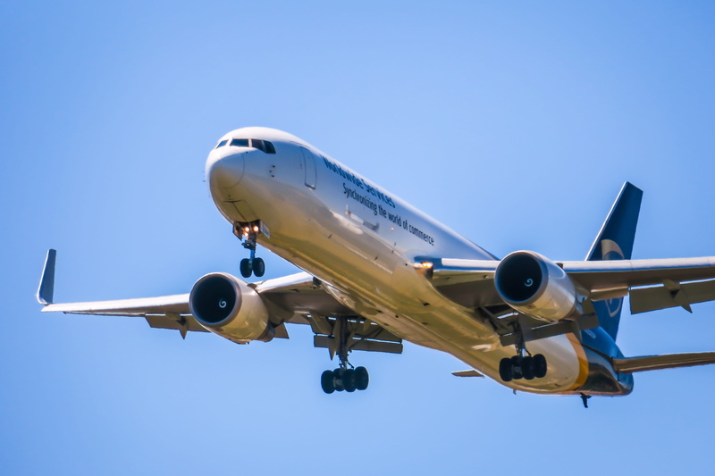 landing, commercial airplane, tourism, arrival, land, airplane, air vehicle, flying, aerospace industry, 4K, transportation, sky, mode of transportation