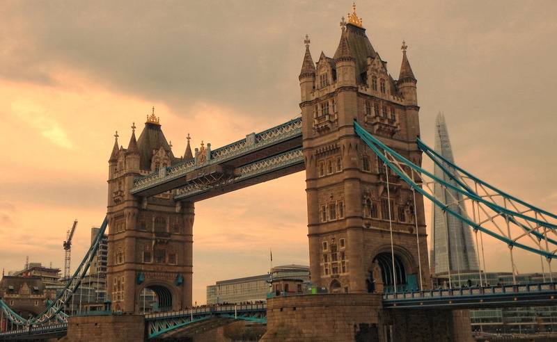 river, built structure, concrete, nature, tower bridge, skyscraper, britain, england, big, connection, travel, building, famous, bridge - man made structure
