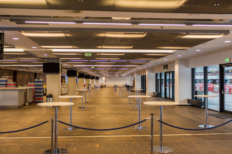 office, in a row, conference room, meeting, absence, 5K, reflection, tables, ceiling, empty, learning, hardwood floor, bar, architecture, education, meal