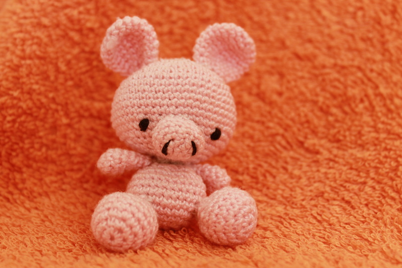 single object, animal, colorful, swine, pig, softness, close-up, crocheted, object, cotton, fluffy, needle, knitting, plush, mammal, color, bear, crochet