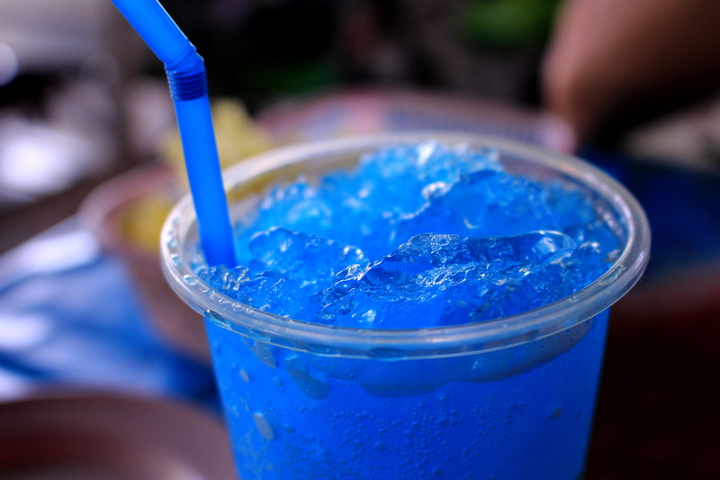 straw, household equipment, Blue Hawaii, 5K, drinking, indoors, hand, Drink, focus on foreground, ice Cube, refreshment, glass, drinking straw, cold temperature