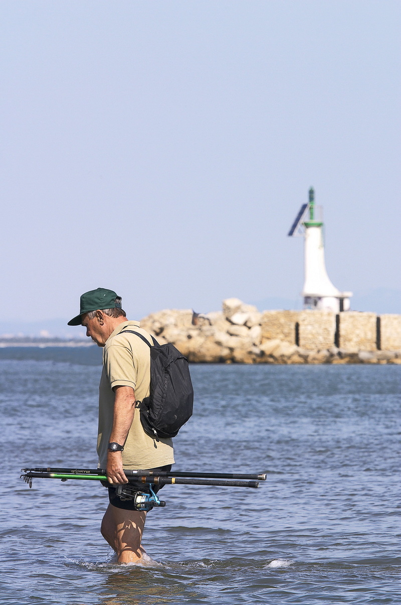 day, cap, 2K, standing, men, full length, hat, clear sky, ocean, casual clothing, holiday, outdoors, fish, lifestyles, one Person, leisure activity, fisherman