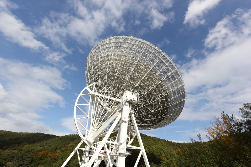 sky, effelsberg, connection, tree, plant, satellite dish, geometric shape, observatory, satellite, dish, space, metal, technology, parabolic, science, radio