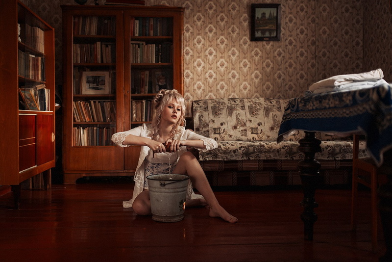 Viktor Tsirkin, model, on the floor, 720P, barefoot, women