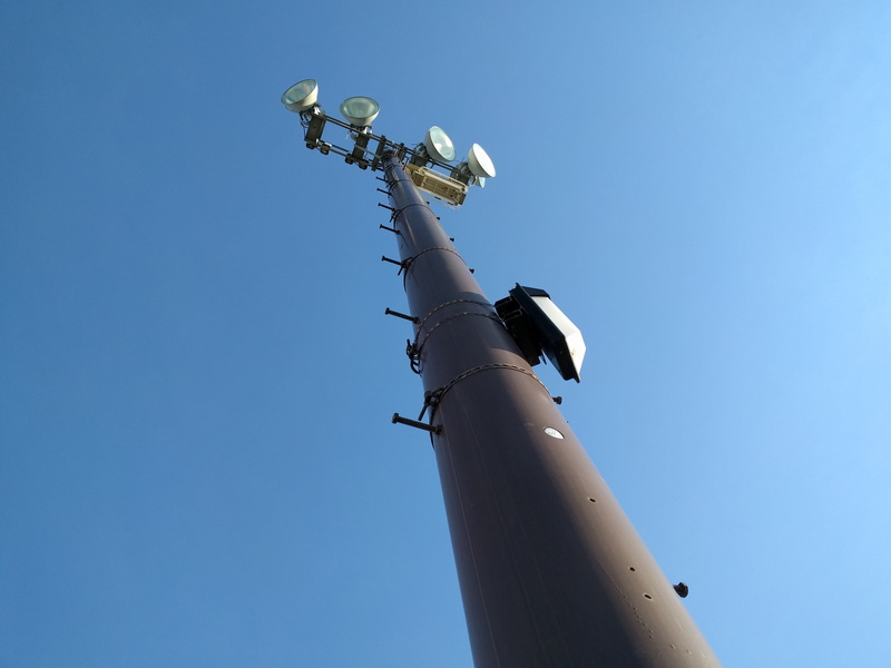 copy space, low angle view, artifacts, sunny, directly below, outdoors, day, communication, aerospace industry, military, lighting, antenna - aerial, sky