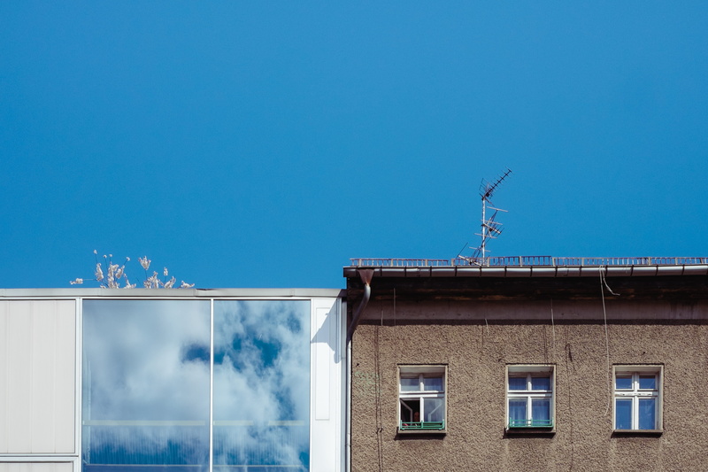 old, blue, built structure, roof, xt1, house, tree, outdoors, sky, fujifilm, sunny, city, day, berlin, clear sky, cities, facades, town, window, new, antenna - aerial