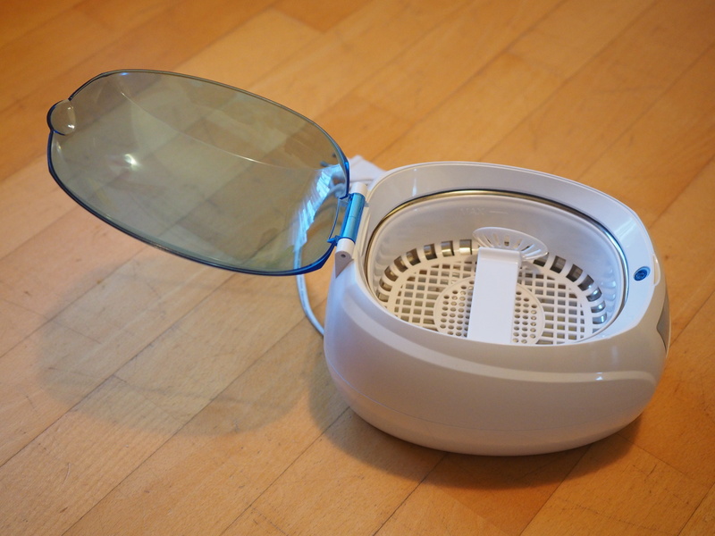 ultrasonic cleaning system, small parts cleaning, cleaning device, cleaner, close-up, clean, still life, purity, plexiglas, hardwood floor, wood - material