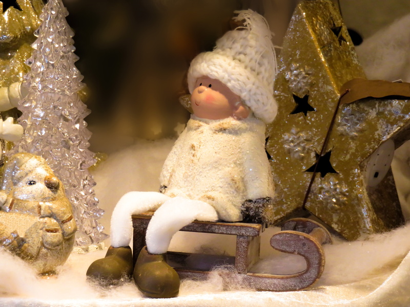 5K, figurine, childhood, figure, winter, star, indoors, dwarf, celebration, representation, christmas ornament, focus on foreground, children only, smiling