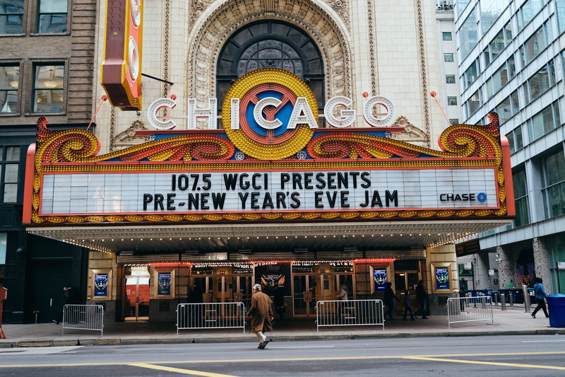 city life, hall, theme park, amusement park, indoors, chicago, tarmac, theater, building exterior, road, one person, real people, full length, text, day