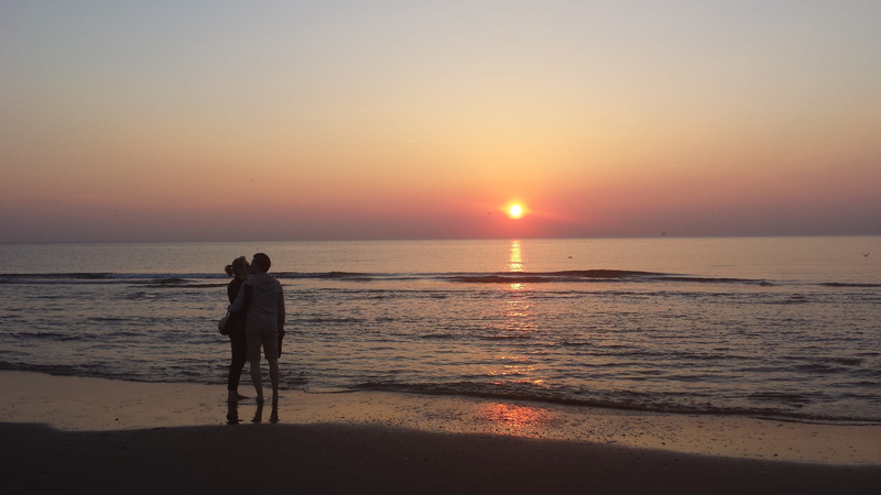 pair, sun, holiday, horizon, water, adult, woman, nature, shoreline, scheveningen, embrace, landscape, love, silhouette, kissing, sky, rear view, 4K, man and woman
