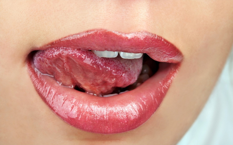 kiss, girls, girl, women, close, model, lips, models, bokeh, lipstick, face, female, 2K, tongue