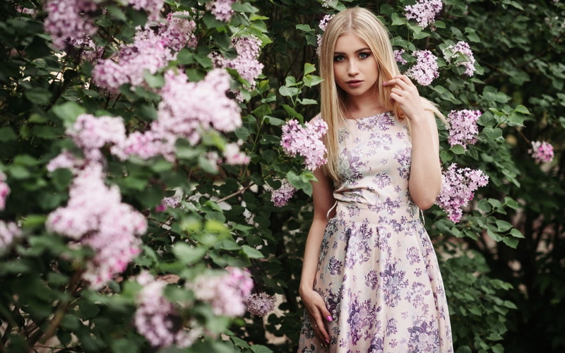 women outdoors, flowers, Gene Oryx, plants, blonde, 720P, dress, women, 500px