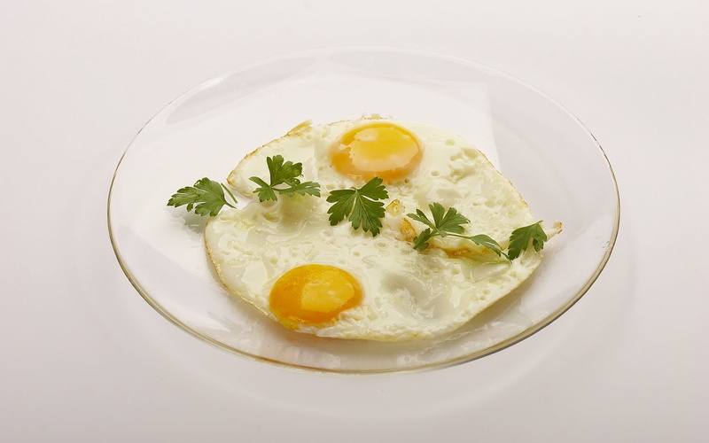 egg, dieting, white, dinner, side, fried eggs, food, vegetarian Food, sunny side up, crockery, salad, food and drink, ready-to-eat, wellbeing, parsley