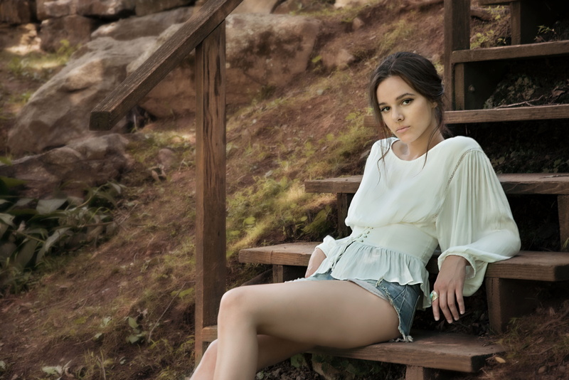 sit, girl, women, 5K, fashion, long, adult, day, sleeve, beautiful people, woman, shirt, lifestyles, sitting, wooden, young adult, hairstyle, casual clothing