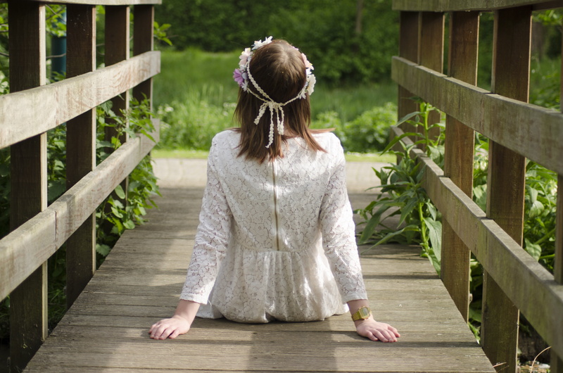 brown, green, light, innocence, sleeved, zen, girl, spring, sitting, railing, only, rear view, top, people, brown hair, dreamy, adult, one person, real people