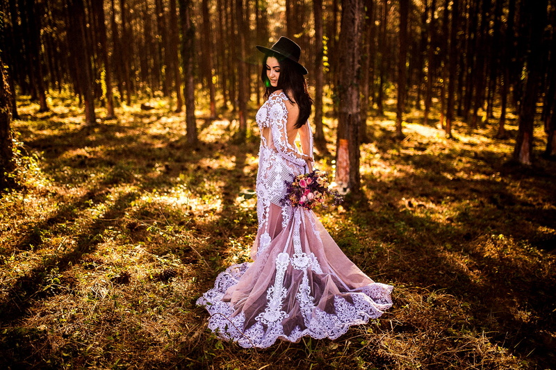 hair, beauty, brown, nature, dress, woman, female, 1080P, full length, grey, women, one person, middle, bouquet, wearing, adult, lace, woodland, beautiful woman