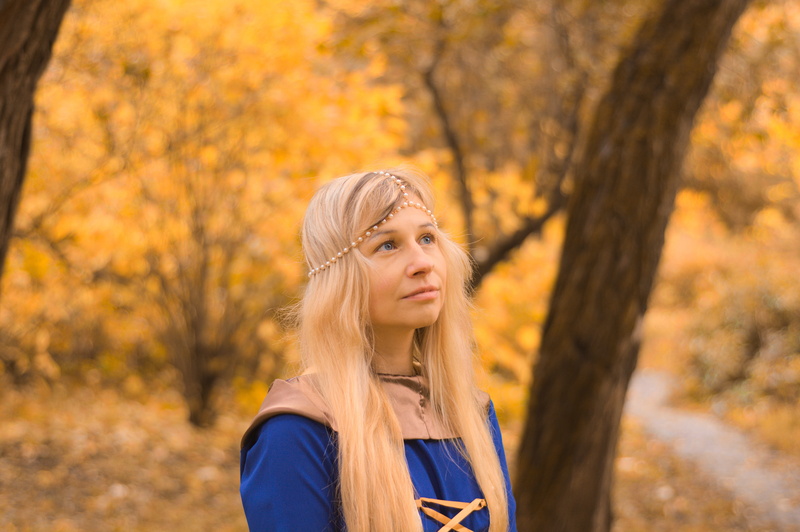 autumn, long hair, historical, leaf, witchcraft, plant part, tree, hair, beauty, change, smiling, portrait, blond hair, one person, women, beautiful woman