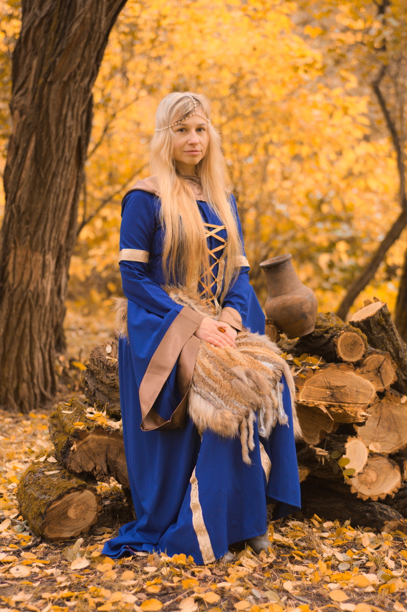 historical, fairy, tree, beauty, long hair, young women, sorceress, outdoors, witchcraft, mysteriously, blond hair, women, plant part, nature, one person