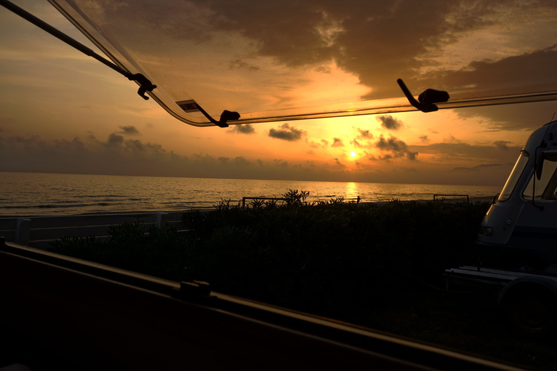 camping bus, mode of transportation, land vehicle, scenics - nature, beauty in nature, cloud - sky, outlook, red, sunset, alternate space, sky, travel