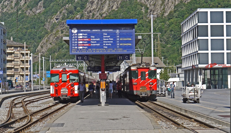 regional trains, electric locomotive, mgb, clock, railway, city, rail traffic, vineyard station, railway station, platform, railroad station, outdoors