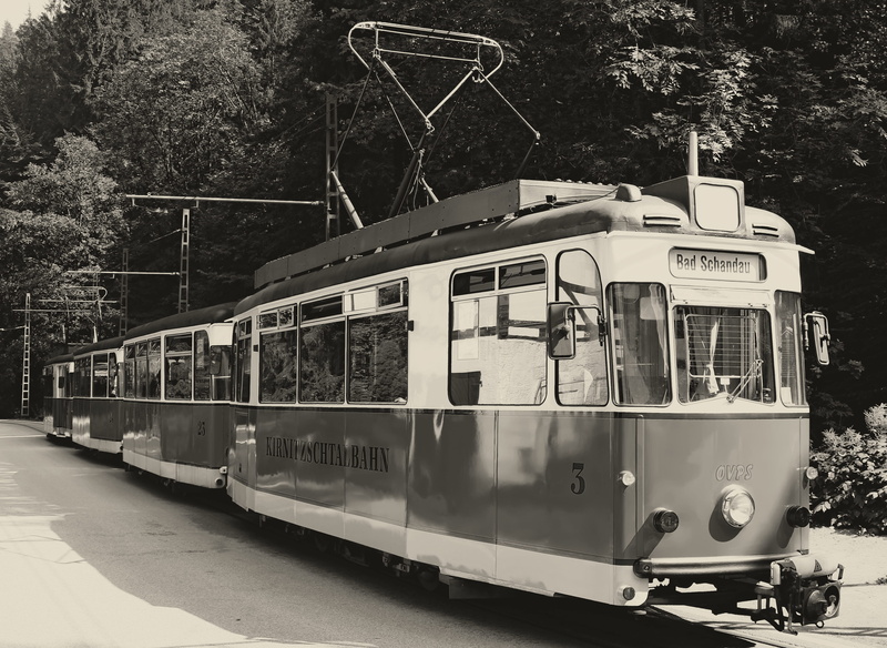 railway, land vehicle, tram, vehicle, train, rail, historic, mode of transportation, sunlight, transport, 4K, cable car, streetcar, day, narrow gauge