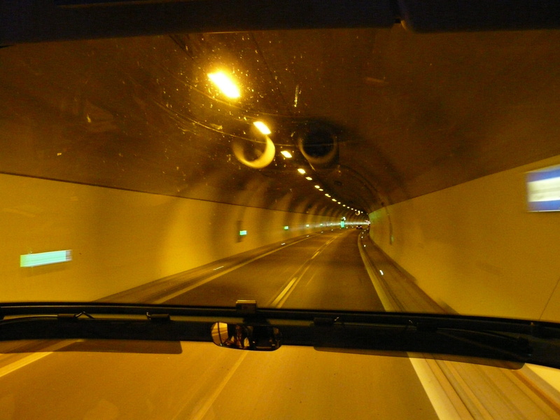 car, speed, 2K, ceiling, direction, lighting equipment, motion, windshield, the front cover is, city life, Bus, on the move, Ride, bus ride, motor vehicle