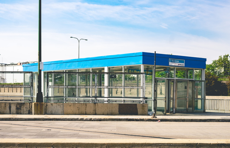 footpath, north, architecture, blue, built structure, 4K, train, street light, day, transparent, outside, chicago, mode of transportation, building exterior